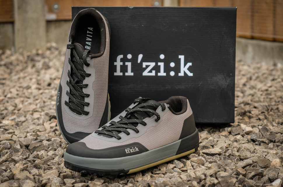 Fizik flat hot sale pedal shoes